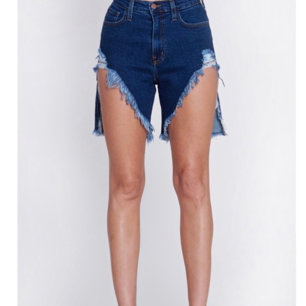 🌹NEW - VASU Shorts in Black, White & Dark Stone